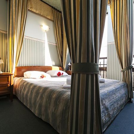 Fort Hotel 바르샤바 외부 사진