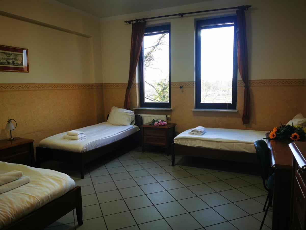 Fort Hotel 바르샤바 외부 사진
