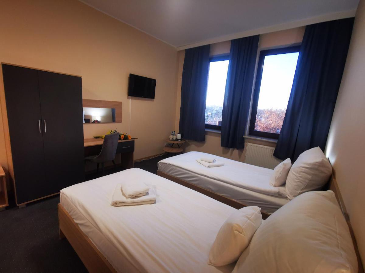 Fort Hotel 바르샤바 외부 사진