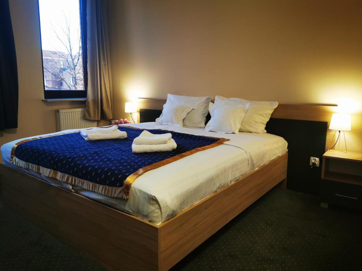 Fort Hotel 바르샤바 외부 사진