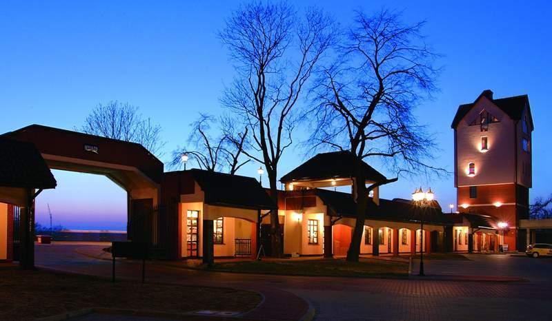 Fort Hotel 바르샤바 외부 사진