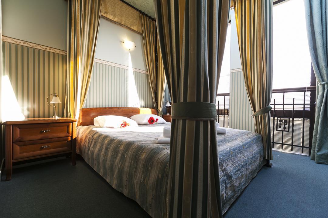 Fort Hotel 바르샤바 외부 사진