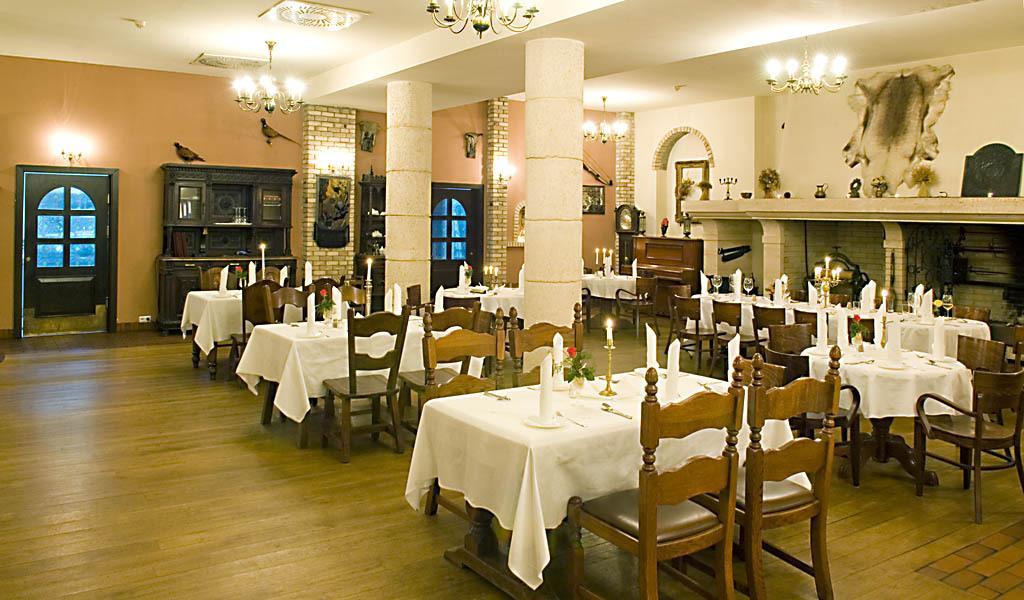 Fort Hotel 바르샤바 외부 사진